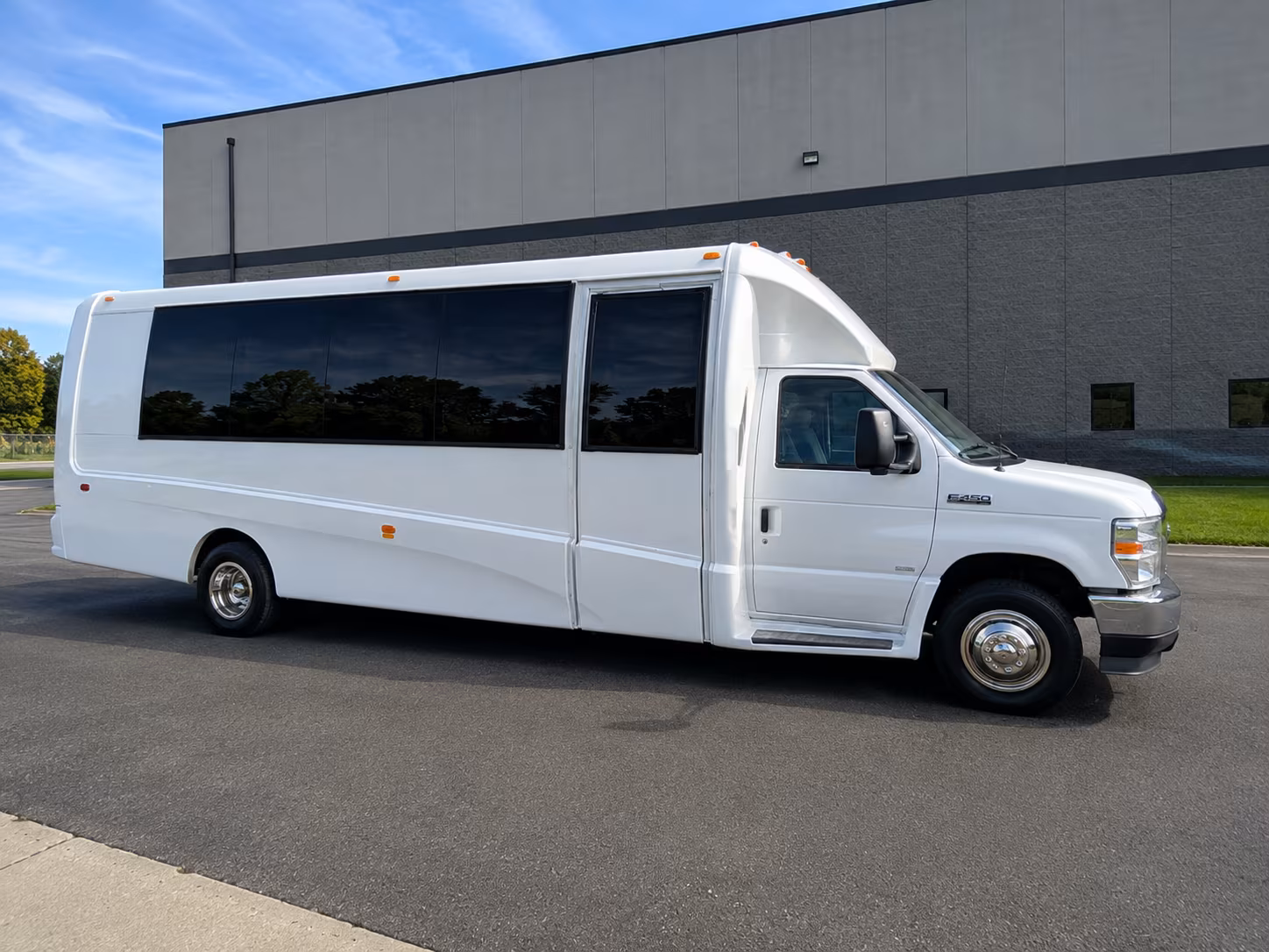 corporate airport transfer buses between taylorsville and slc